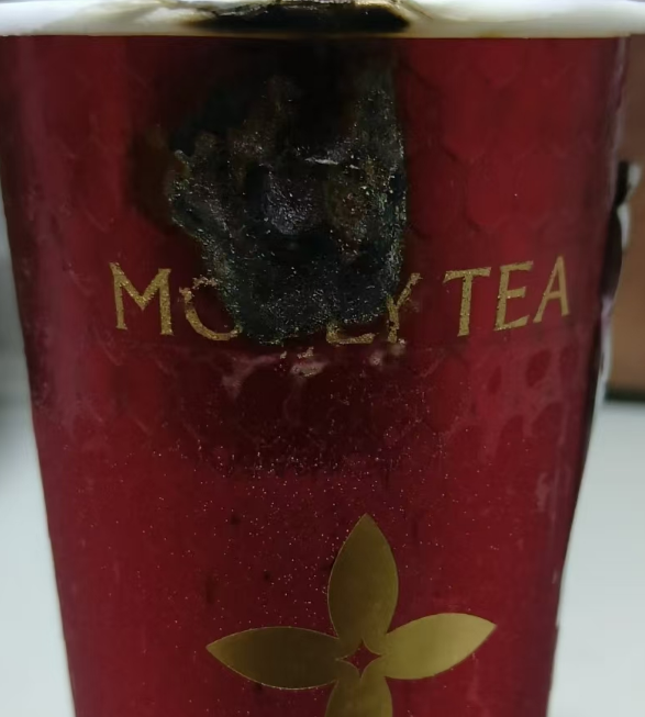 别让奶茶杯在微波炉里 “玩火”：一场本可避免的危险